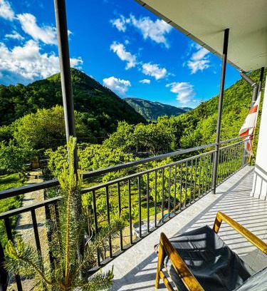 Likani Bed & Breakfast | Family hotel mountain panorama