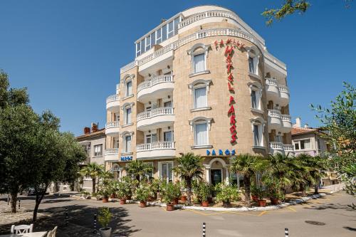 Old Town Hotel | Family Hotel Paros