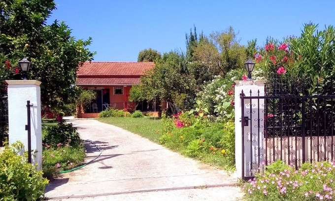 Melikia House | Family House beside the River