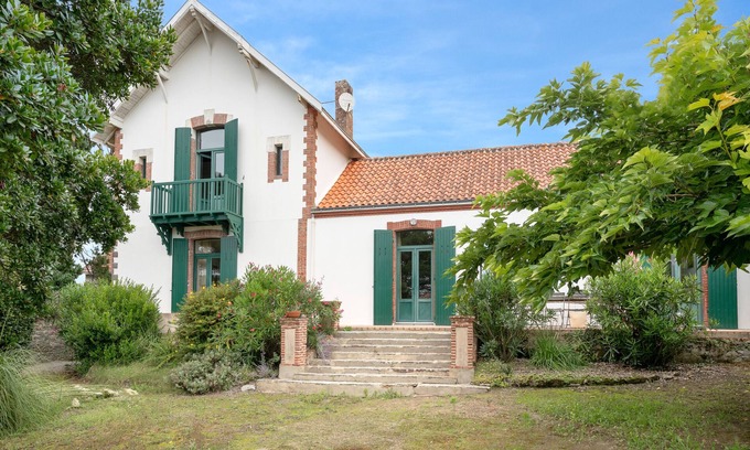 Prefailles House | Family house for 13, at 200m from the sea