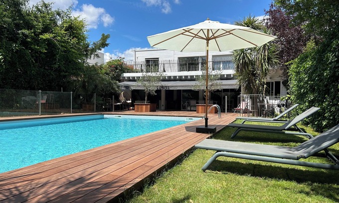 Cauderan House | Family house innside Bordeaux with large garden and pool up to 10 persons