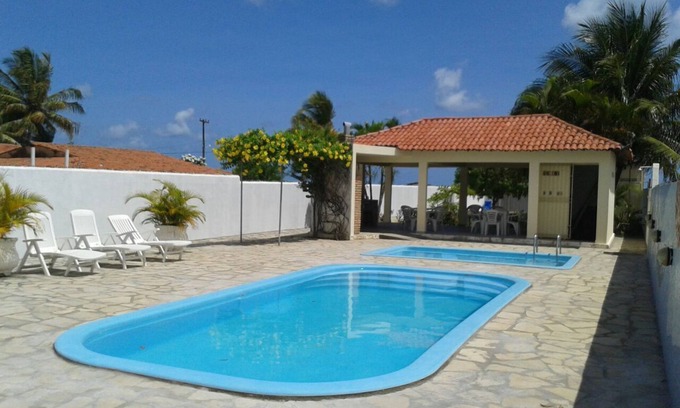 Balneario House | Family house, swimming pools, wheelchair accessible, 80 meters from the sea, Lucena/Camacari