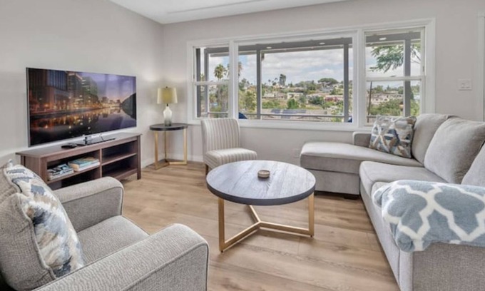 La Mesa House | Family La Mesa 3BR near SDSU Mountain View BBQ A/C