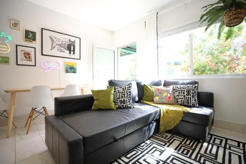 North Beach Apartment | Family Pet Friendly Apartment 3 Minute Walk to Miami Beach