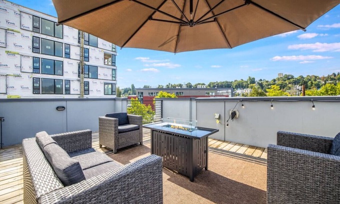 Atlantic House | Family Ready Rooftop Home w/Private Office