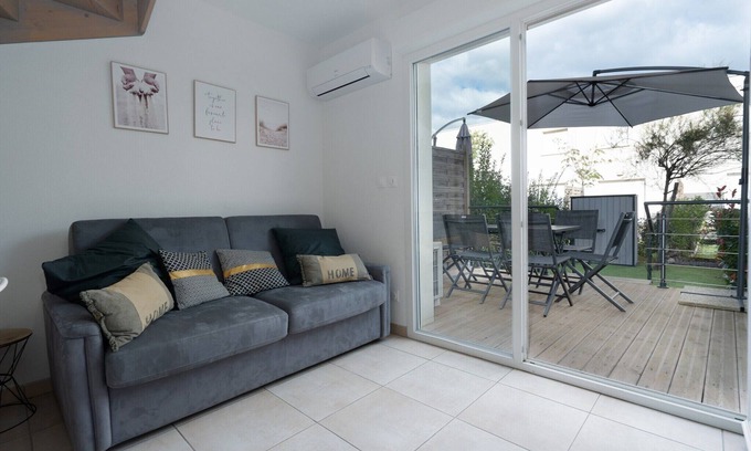 Valras-Plage Villa | Family Retreat by Sérignan Sea