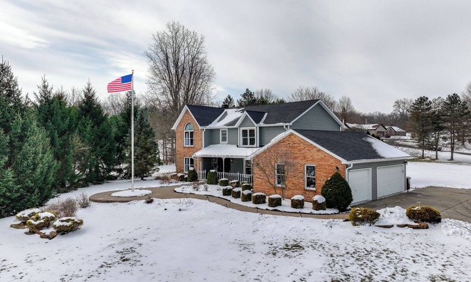 Beavercreek House | Family Retreat in Beavercreek Area w/Large Yard!