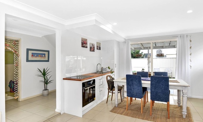 Long Jetty House | Family Retreat on Stella - Large 3 bedroom home