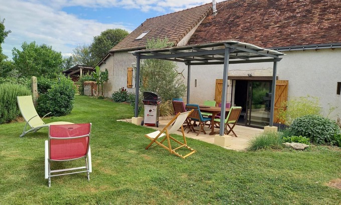 Clere-du-Bois Cottage | "Family Retreat with Spa Near Loire Castles and Beauval Zoo"