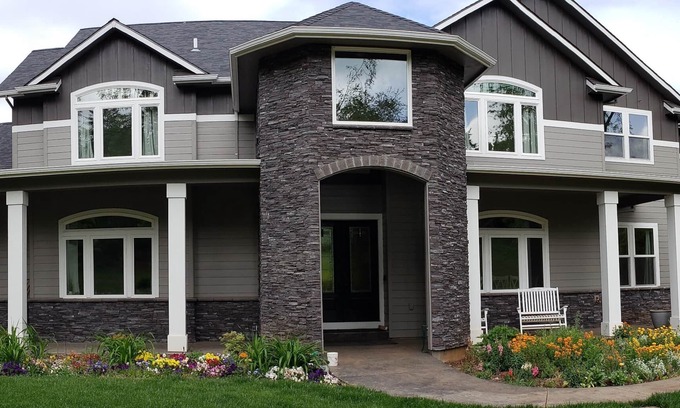 West Salem House | Family Reunion Waterfowl Retreat