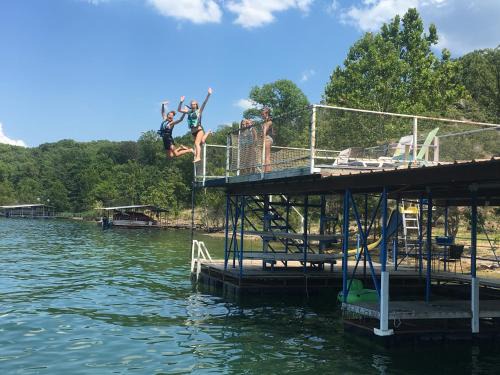 Lampe House | FAMILY REUNIONS Breathaking Lakefront Private Resort FREE DOCK CANOE KAYAK