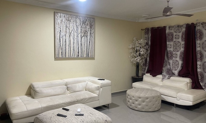 Sekondi-Takoradi House | Family size house,Gate entrance—-5 minutes walk to Anaji mall. Sekondi-Takoradi.