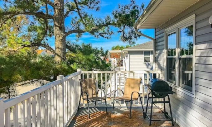 Caine Woods Condo | Family Size Ocean Home by Beach Bayside & Pet Friendly