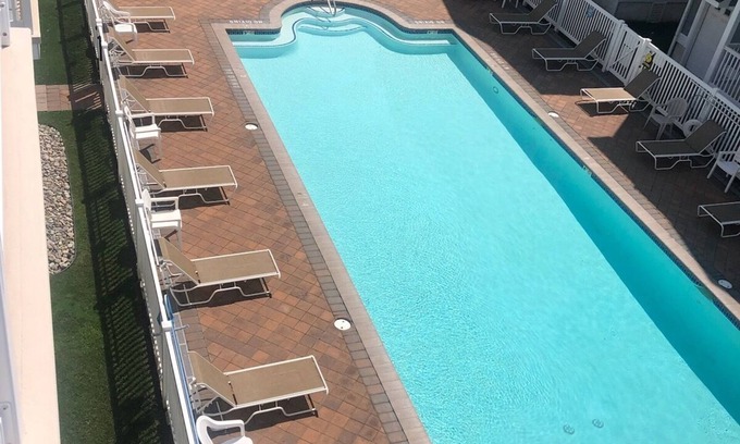 Wildwood Condo | Family Sized Top Floor Condo with Marina-View!