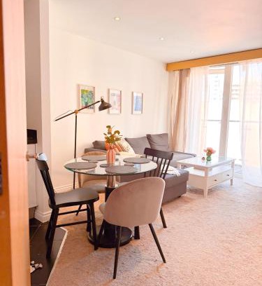 Nine Elms Apartment | Family Stay London with Balcony in Battersea Power Station