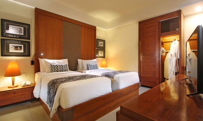 Downtown Kuta Hotel | Family Suite Room 2 minutes walk to Kuta Beach