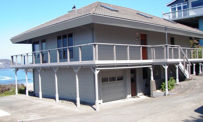 Brookings House | Family Tides - Large Family home with Private steps to a beautiful beach!