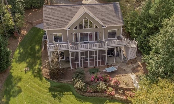 Littleton House | Family Vacation Lake House on Lake Gaston!