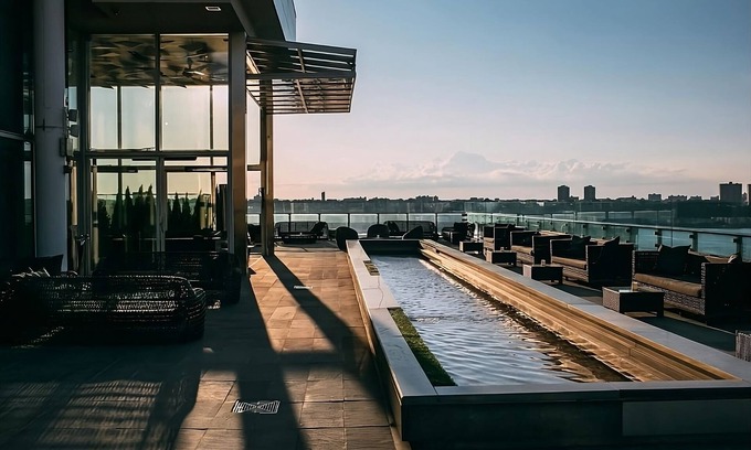 Hell's Kitchen Hotel | Family Vacation! Minutes to Empire State Building, Central Park, Times Square!