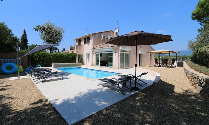 Valbonne Villa | Family Villa, heated private pool, air con, wifi, Valbonne 10 min walk