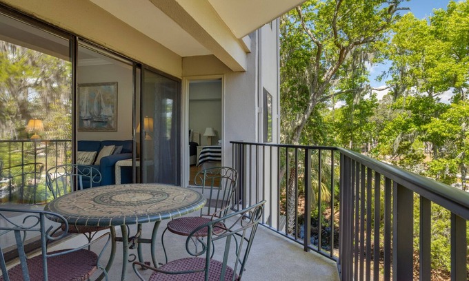 Hilton Head Island Condo | Family Villa w/Park Views, Walk to Beach/Shops, Patio, Bikes