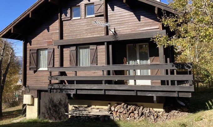 Eyne 2600 Ski Chalet | Family wooden chalet 2 minutes from the slopes!