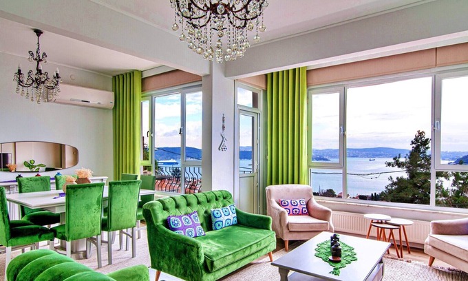Sariyer Apartment | Fancy Apartment with Balcony and View in Sariyer