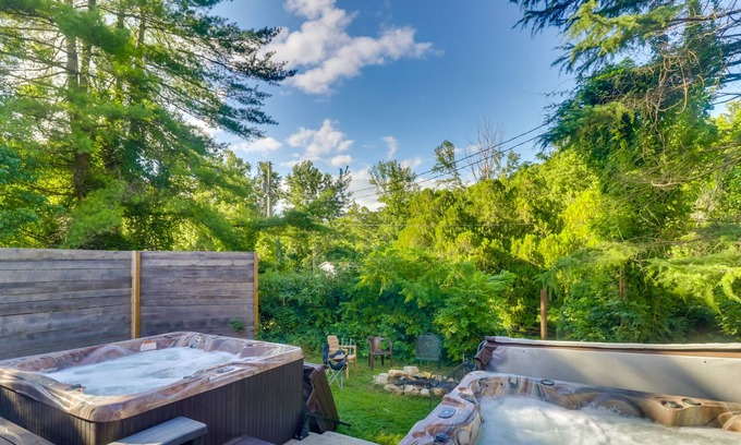 Spottswood House | Fancy Hill Estate w/ Hot Tubs & Waterfront View!