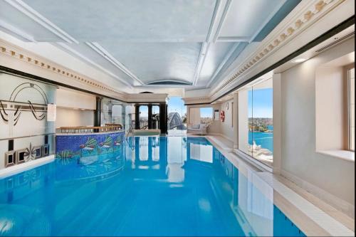 The Rocks Apartment | Fancy home with water view in the rocks