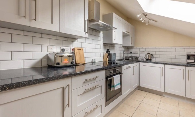 Ferndale Apartment | Fantastic 1 Bed Attic Apartment in Brixton