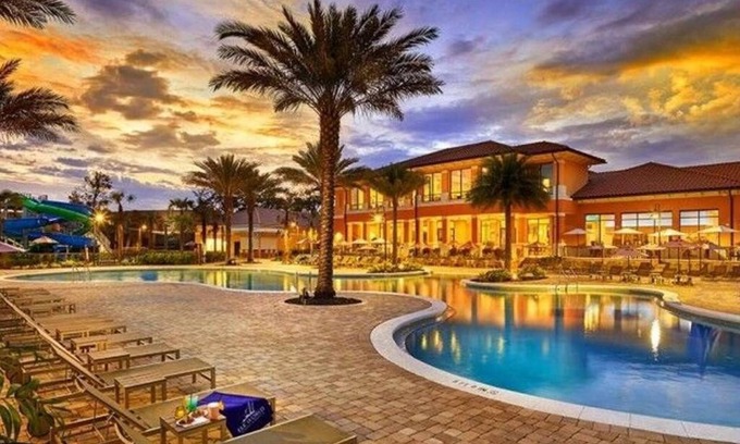 Kissimmee House | Fantastic 1900sq, 3 Mi to Disney, New POOL/Water Slide, Free parking/WiFi