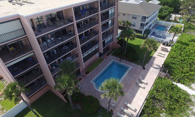 Indian Rocks Beach Condo | Fantastic 2/2 directly on Indian Rocks Beach!