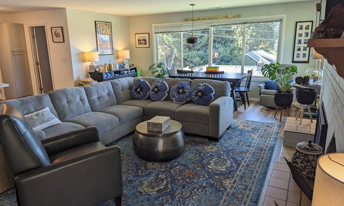Amazon House | Fantastic 3-bedroom, two-bath home one mile from Hayward Field,