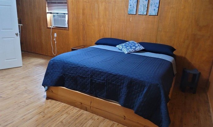 Justiceburg House | Fantastic 3-bedroom house with AC in Justiceburg. 7 miles from Lake Alan Henry.