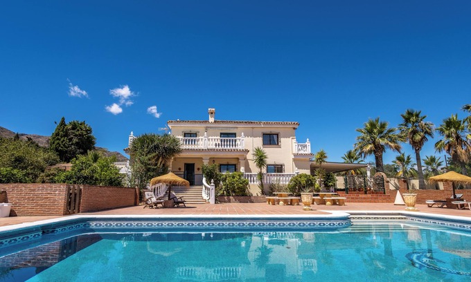 Pinos de Alhaurin Villa | Fantastic 7-Bed Villa in Alhaurin de la Torre