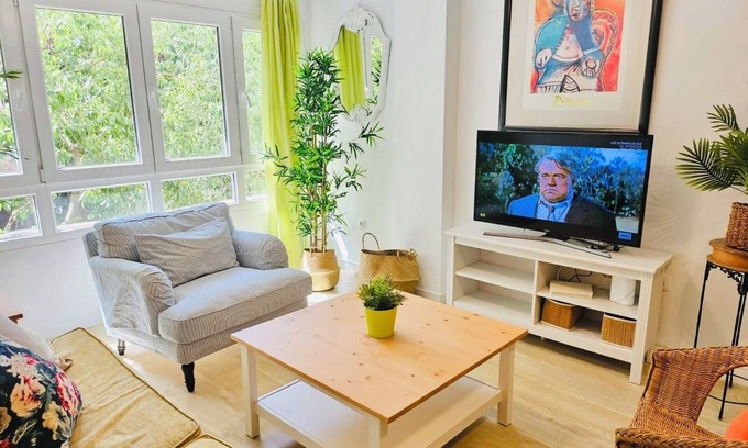 Capuchinos Apartment | Fantastic and comfortable 2 bedroom apartment in the center. With parking.
