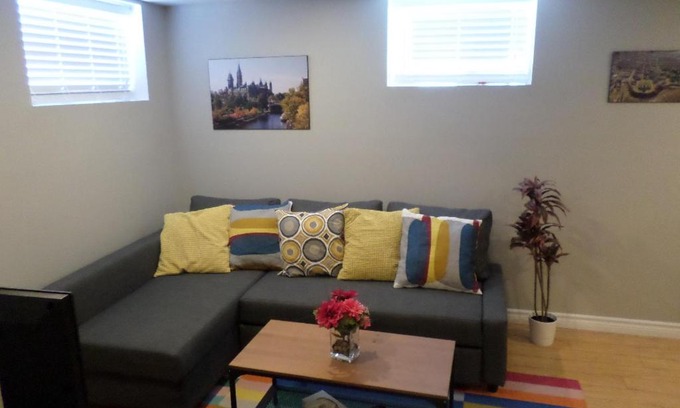 Centretown Apartment | Fantastic and Modern Downtown 1-Bed Basement Apt., parking Wi-Fi and Netflix included