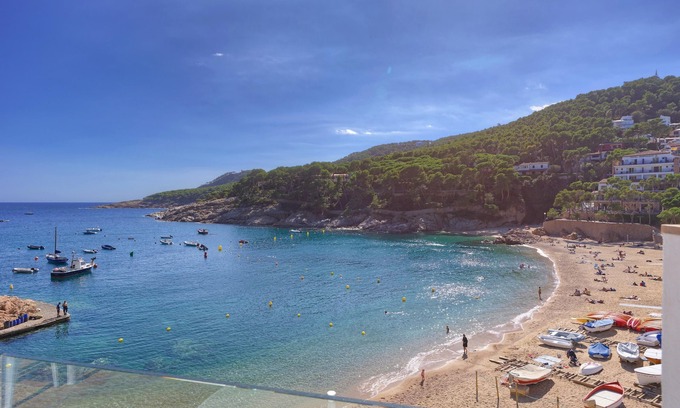 Tamariu Apartment | Fantastic apartment in first line of beach with a spectacular sea view