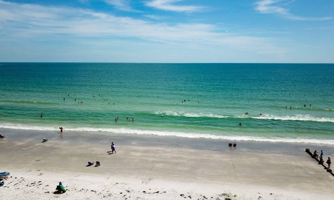 Madeira Beach Condo | Fantastic Beachfront Resort. Extra Roomy and Comfortable.