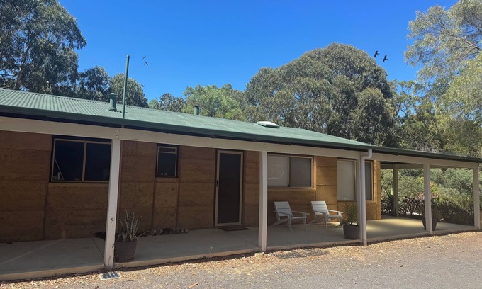 Yallingup House | Fantastic bush setting - "The Clam" cottage Yallingup