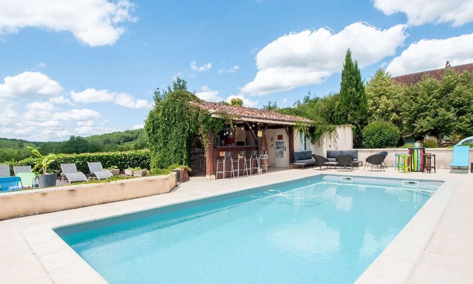 Degagnac House | Fantastic holiday home with jacuzzi