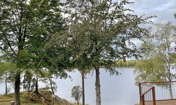 Stavsjo Ski Chalet | Fantastic holiday home with own lake plot by Bolmen, Ljungby | SE06053