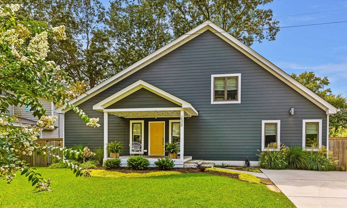 Northeast Virginia Beach House | Fantastic home in the heart of the VB Resort Area Walk to Beach, Boardwalk.