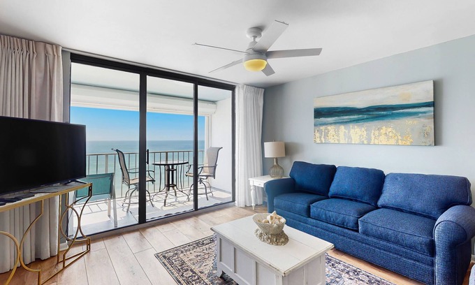 Orange Beach Condo | Fantastic Home Located in Beachfront Building w/Shared Pool & Hot Tub, WiFi, AC