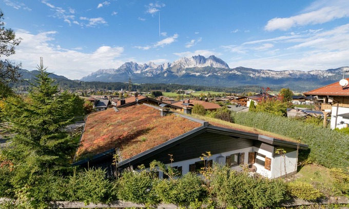 Oberndorf in Tirol Ski Chalet | Fantastic mountain view chalet, 10 min to Kitzbühel, ski in ski out, 8 persons