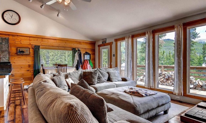 Saint Mary's House | Fantastic Mountain Home