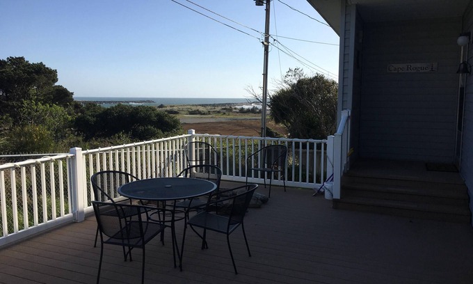 Gold Beach House | Fantastic nautical home with Rogue River and Pacific Ocean view and beach access