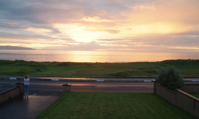 Portstewart House | Fantastic ocean and golf view property in Portstewart, on the north Antrim Coast