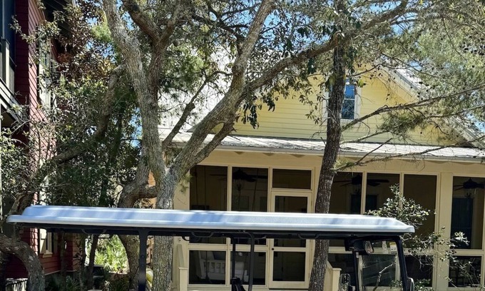Watercolor House | Fantastic Phase 1 Location - GOLF CART Two 1st Floor Masters. Beach Club Access