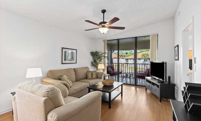 Trailer Estates Condo | Fantastic Shorewalk Vacation 2 bed/2 bath condo/Lake view/close to IMG, beaches
